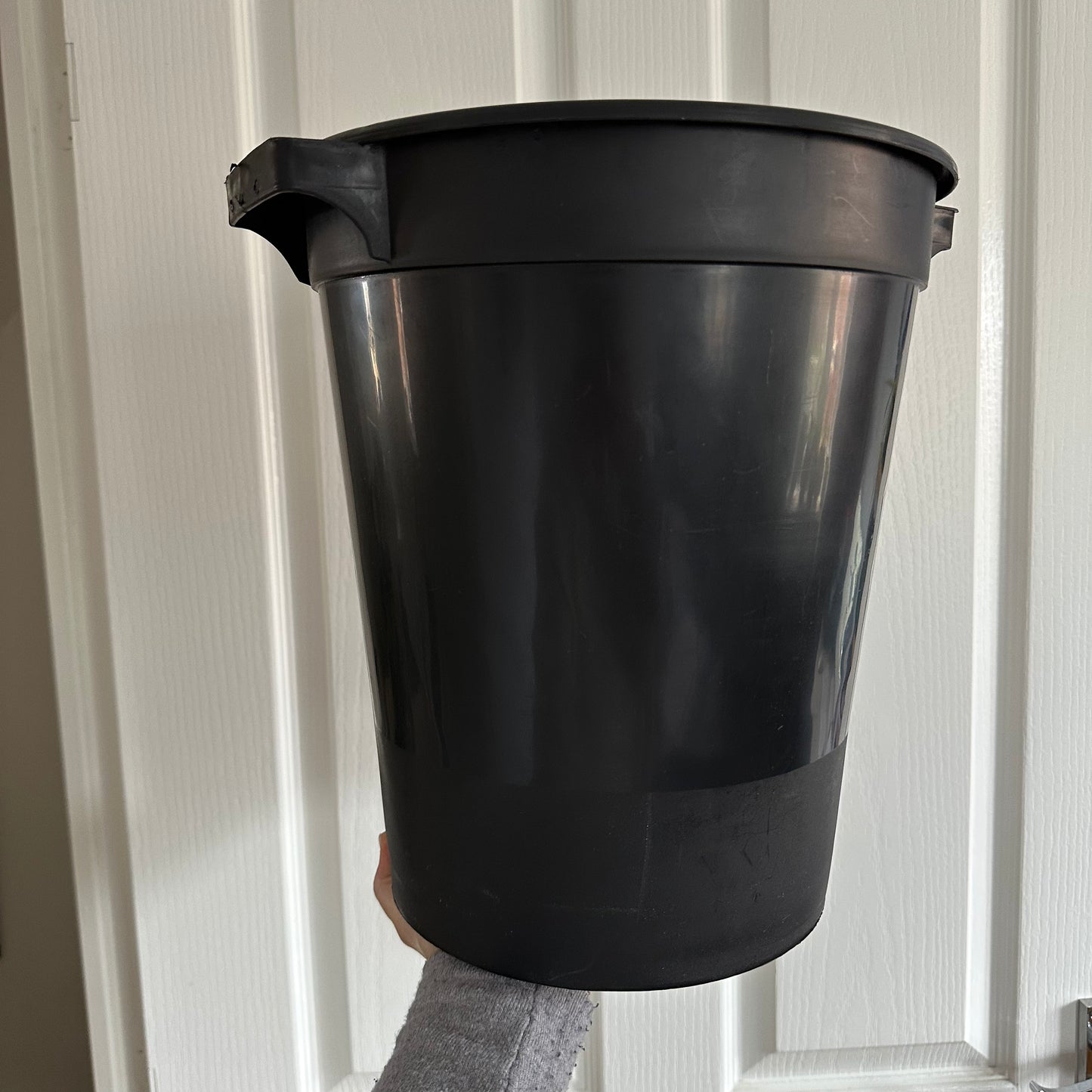CLEARANCE - black flower bucket - WatersHaus