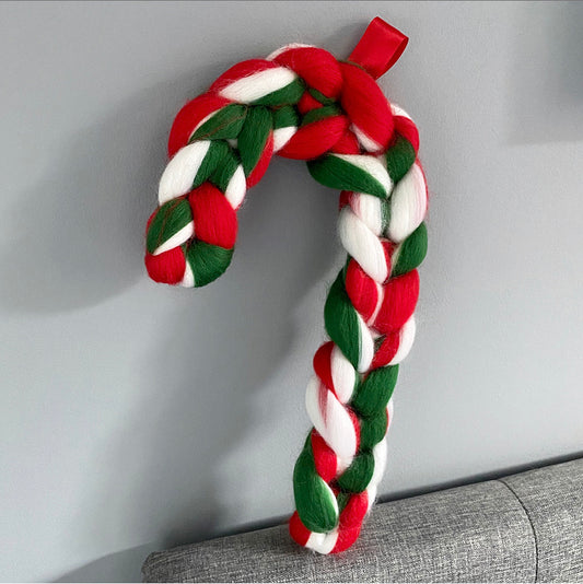 Candy Cane Wreath - No Needles Needed Chunky Knits