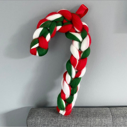Candy Cane Wreath - No Needles Needed Chunky Knits